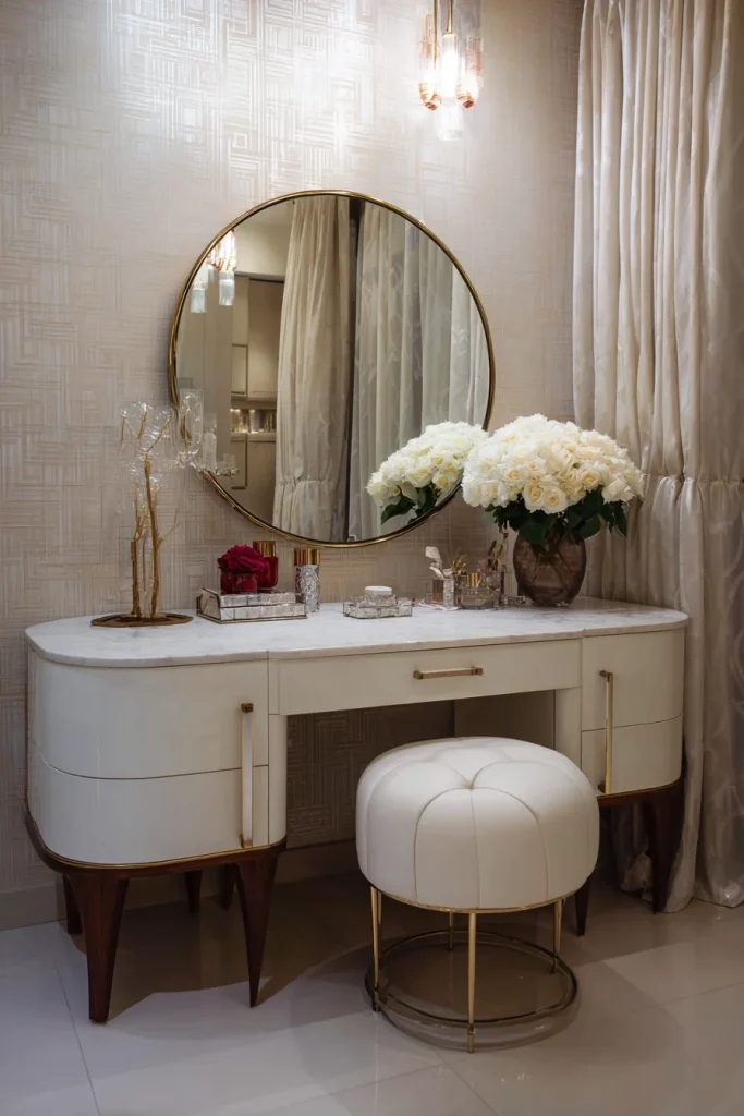 Choose a Vanity Table With Built-In Storage